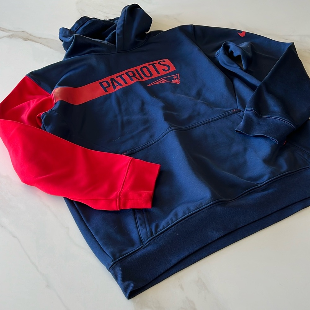 Nike Patriots sweatshirt, size L